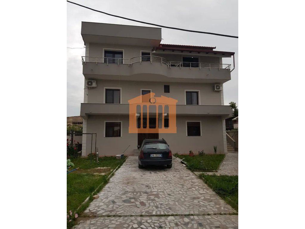 Três villas na praia em Durrës, à venda!