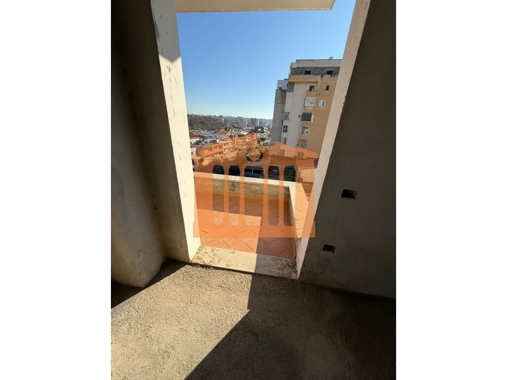 Apartamento 3+1+2 na praia, durres à venda!