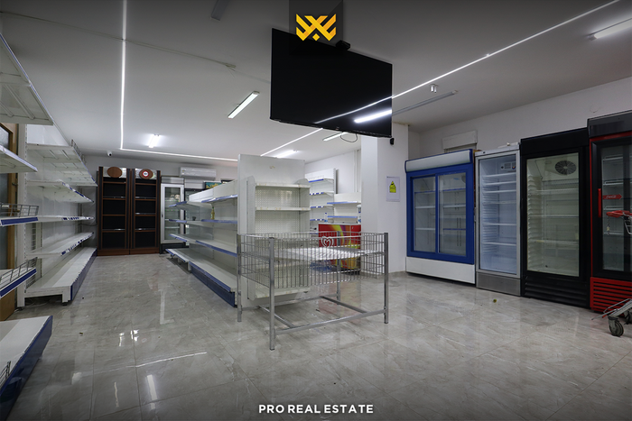 Commercial space 90m² for rent in Bregu i Diellit.
