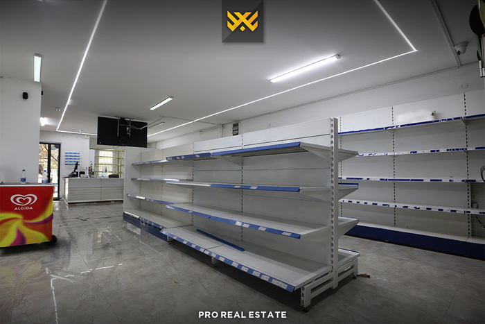 Commercial space 90m² for rent in Bregu i Diellit.