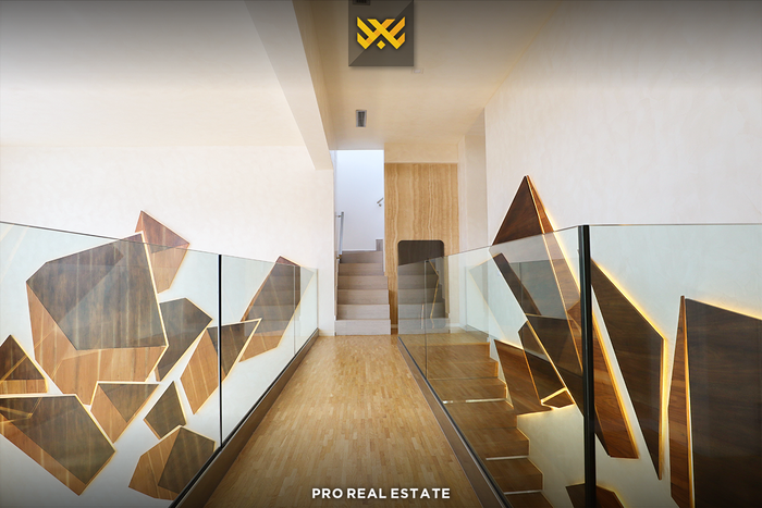 Shtëpi 620m² + 60m² në #shitje në Veternik.