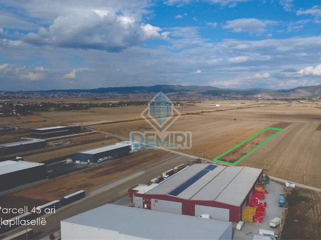 Terreno à venda 45 ares em llapllasellë