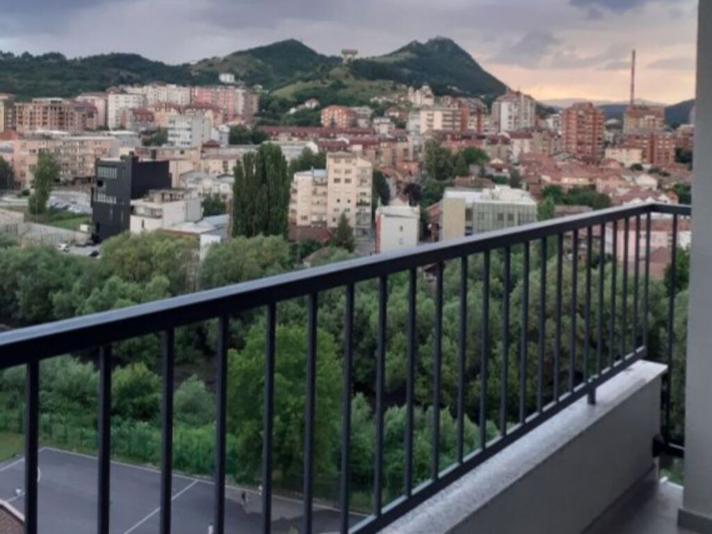 Apartamento en venta 85m² en el centro de Mitrovica