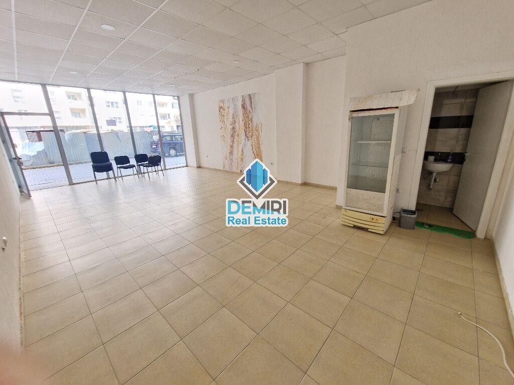 70m² commercial space for rent in Dardania neighborhood