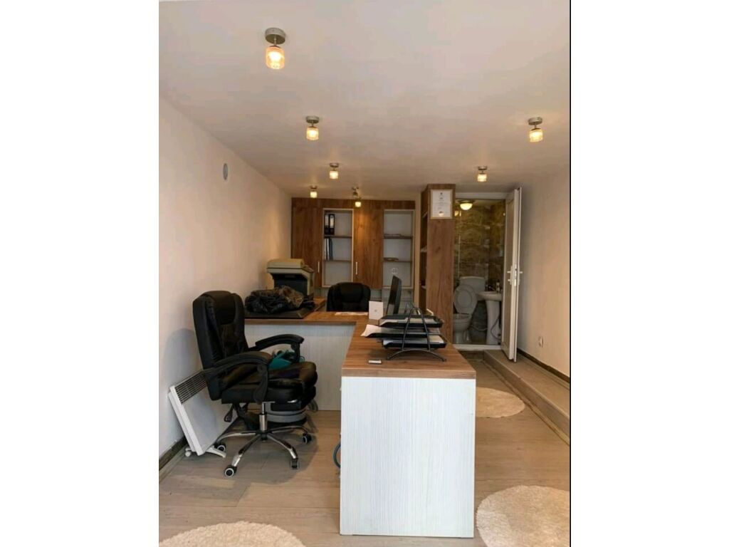 Office / commercial space for rent in bresje opposite the court and near the municipality, Fushë Kosovë