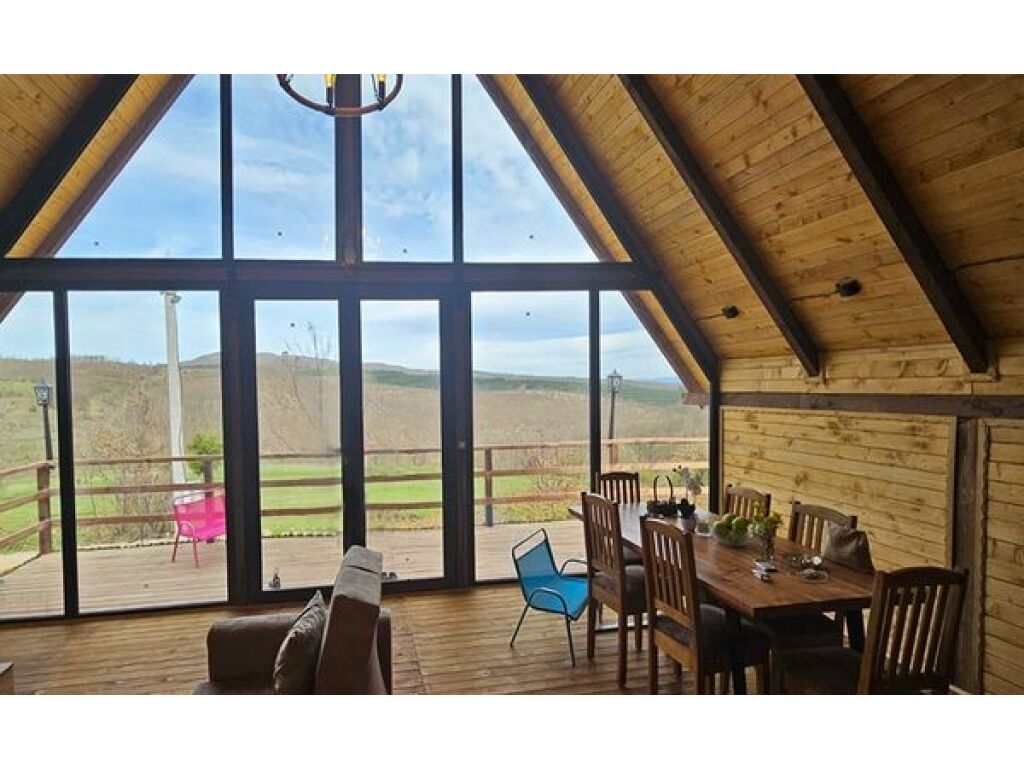 Pueblos en venta en la zona turística strazhë, novobërdë