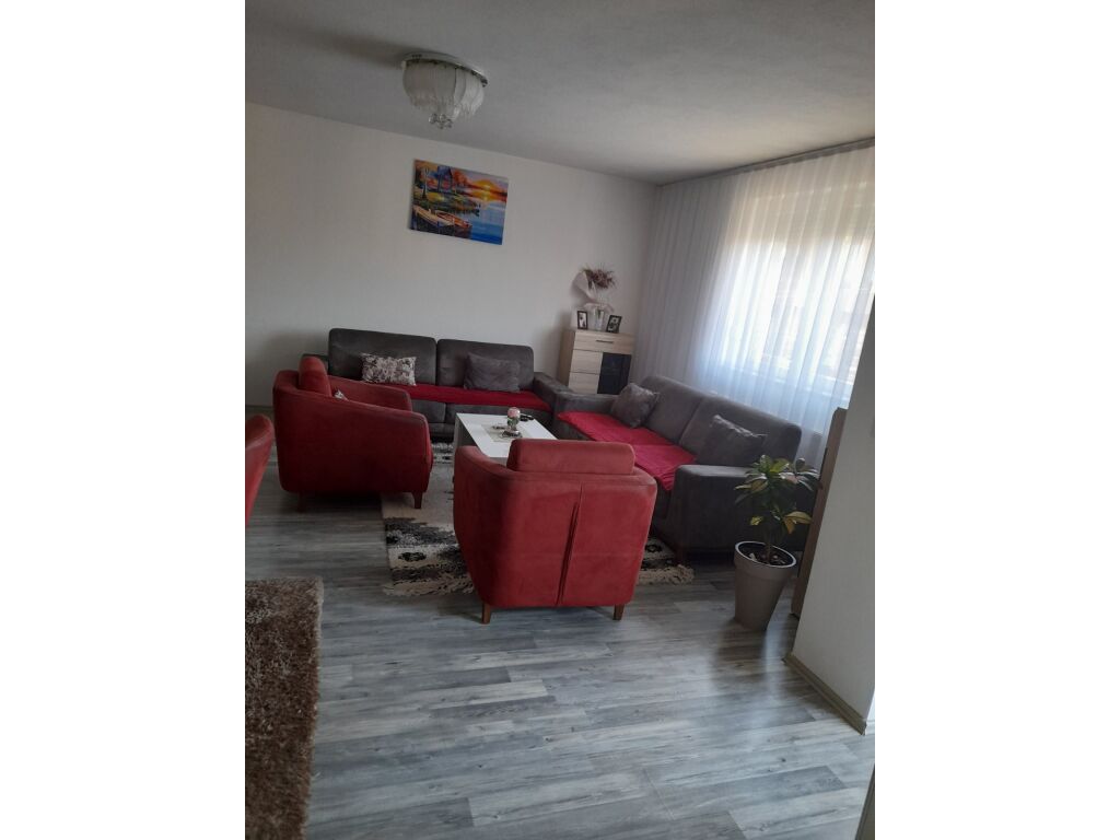 Apartamento 2+1 con título de propiedad, fushe kosovë cerca de la estación de autobuses y la policía