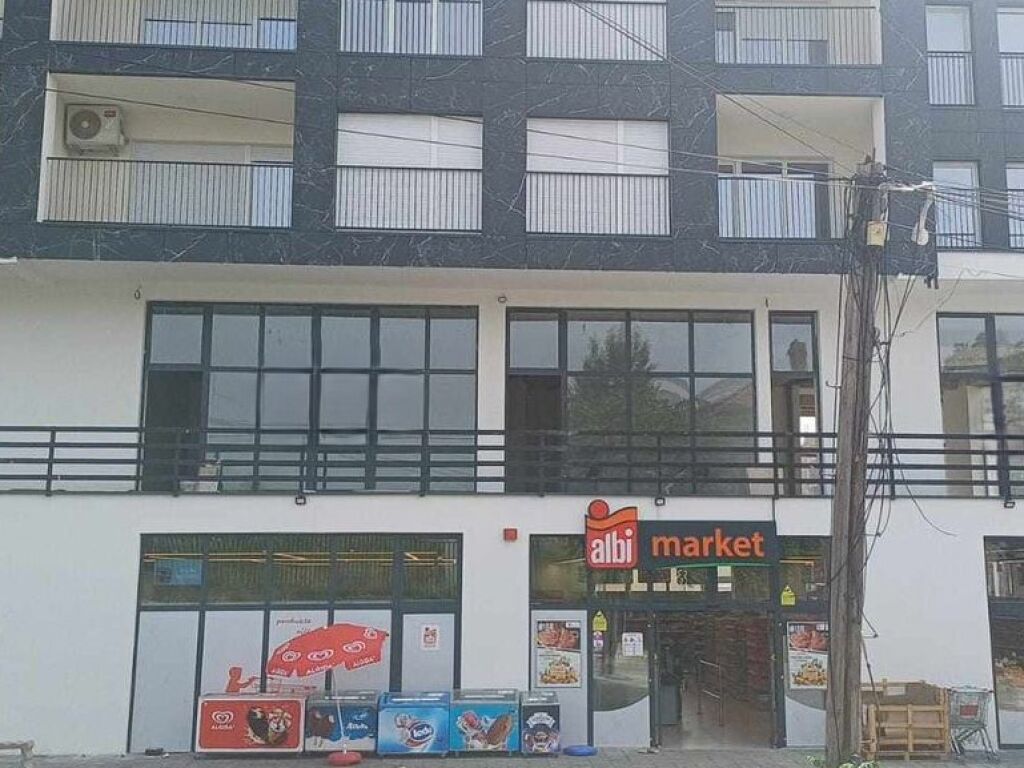 Nuevo local comercial en alquiler en Bregu i Diellit