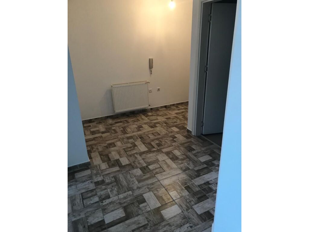 Apartamento / escritório 2+1 para alugar em velani