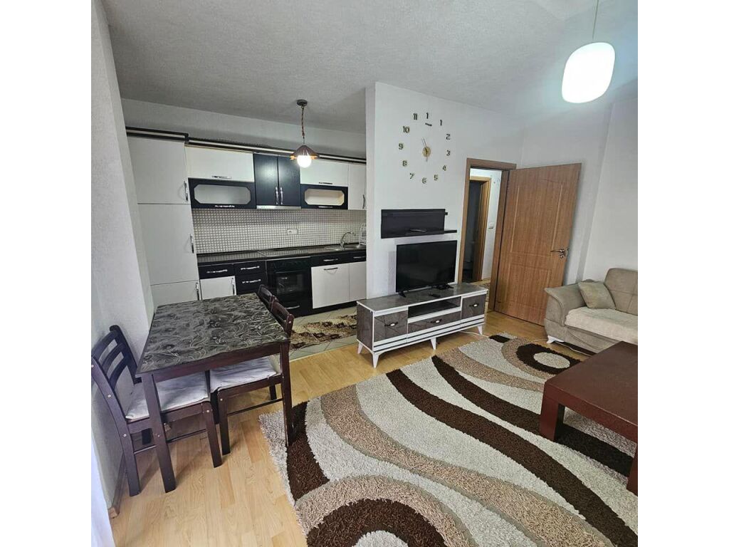 Apartamento en alquiler en la calle muharem fejza cerca de la escuela pavarësia