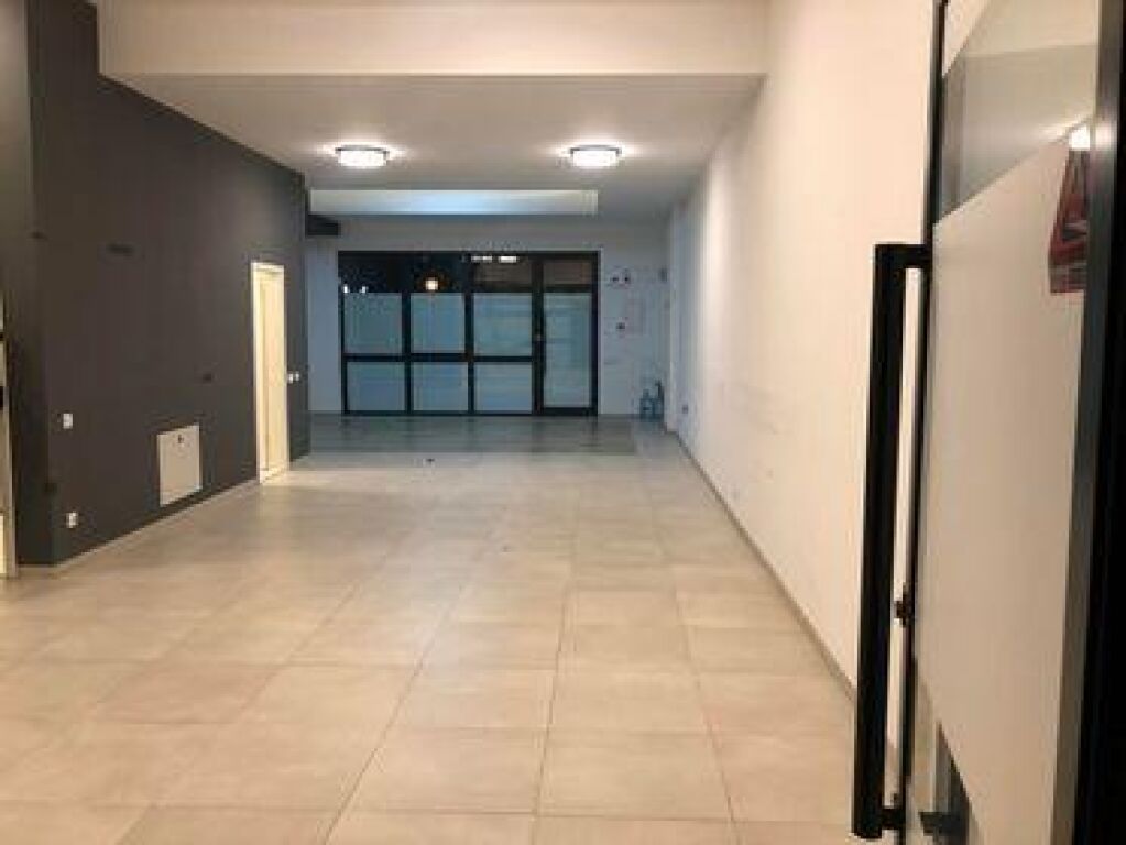 Espaço comercial para alugar 100 metros quadrados em emshir