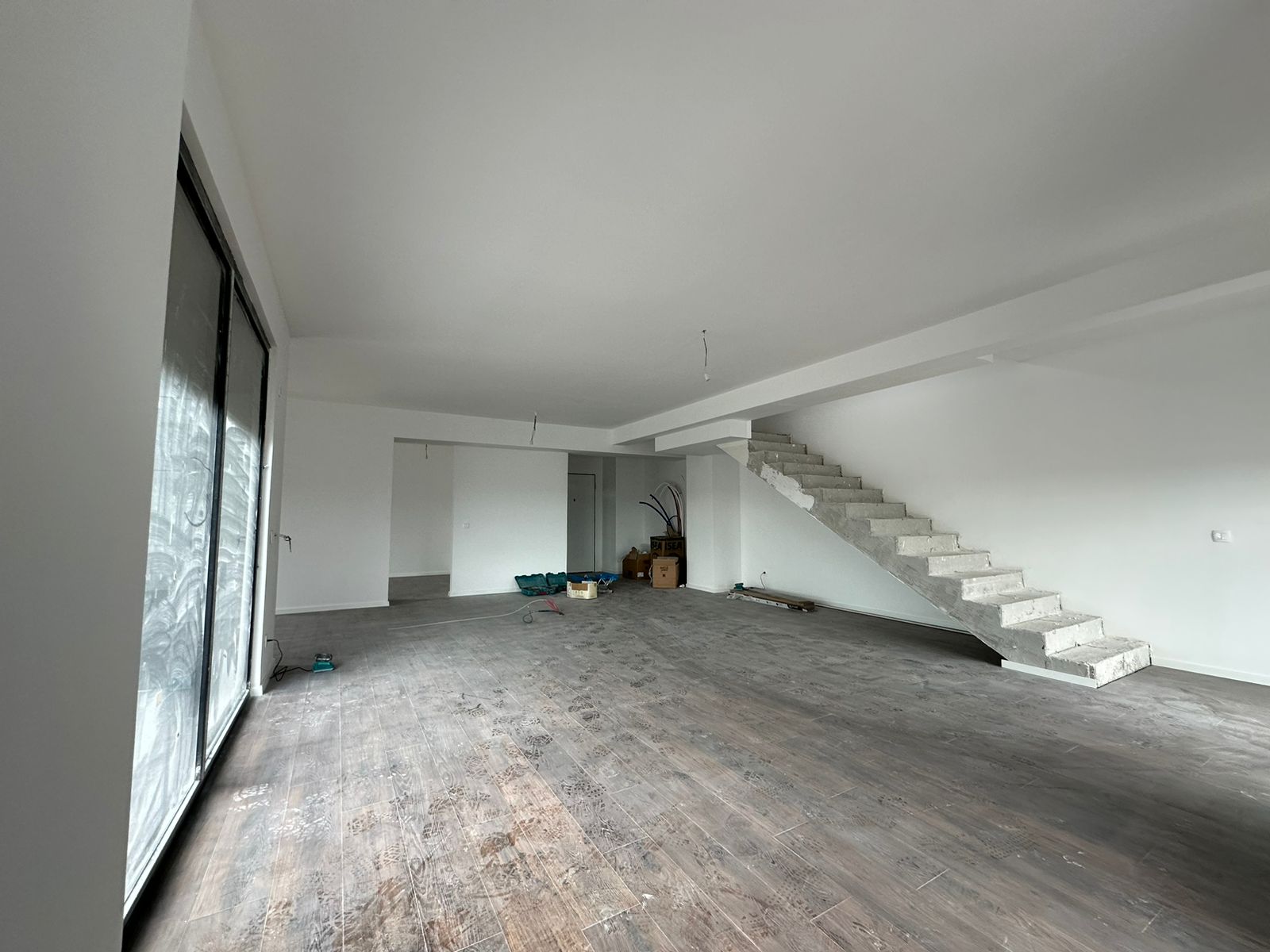 À venda e para alugar: Apartamento duplex – 193m² | Prishtinë, Pejton (3)
