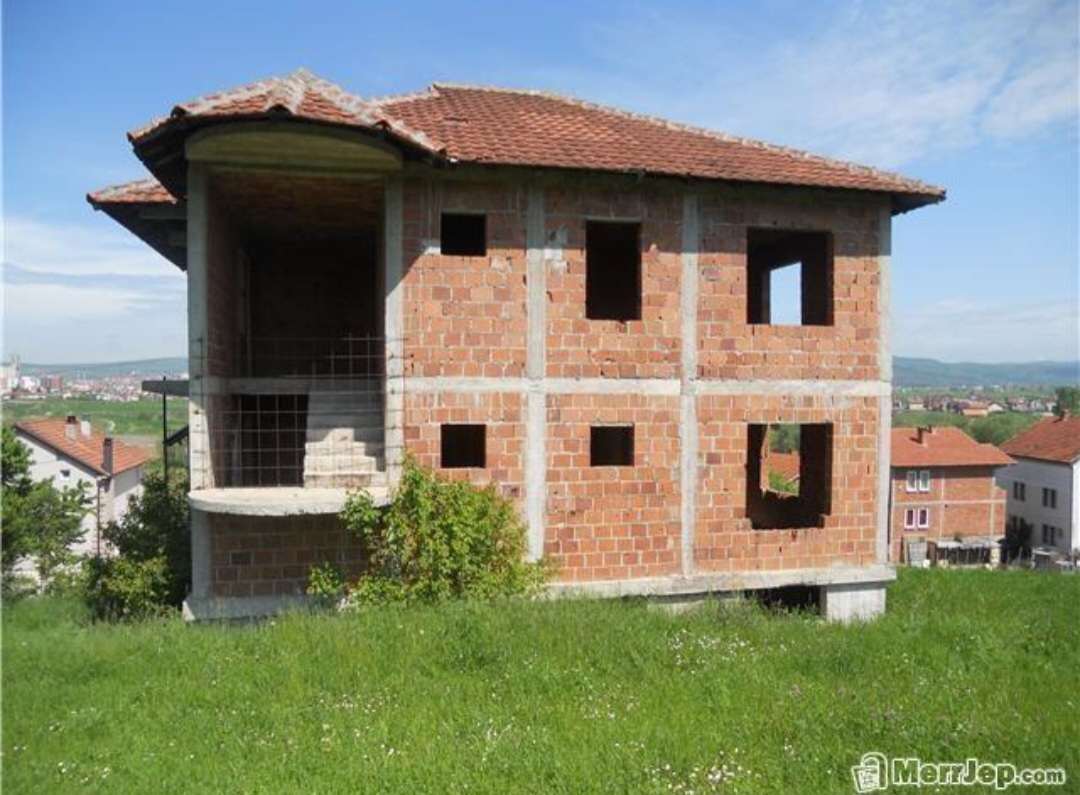 Shitet shtepia ne Gjilan (me 5.8 ari oborr) (2)