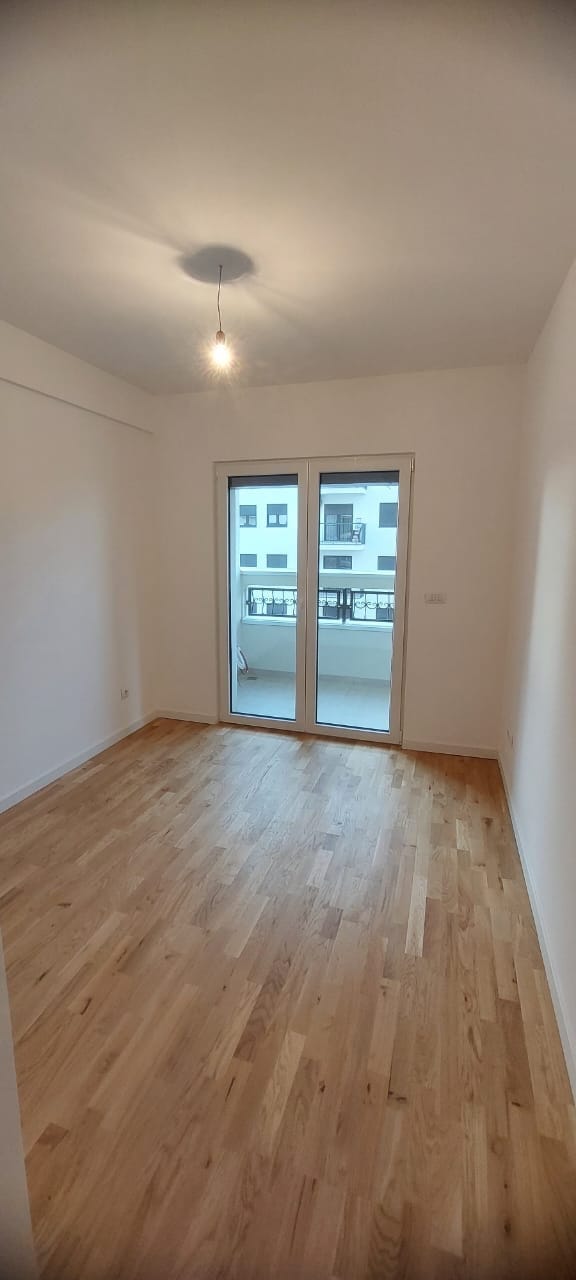 Apartamento para alugar para escritório – 87,5m² + garagem, bairro muhaxherëve – €500/mês (2)
