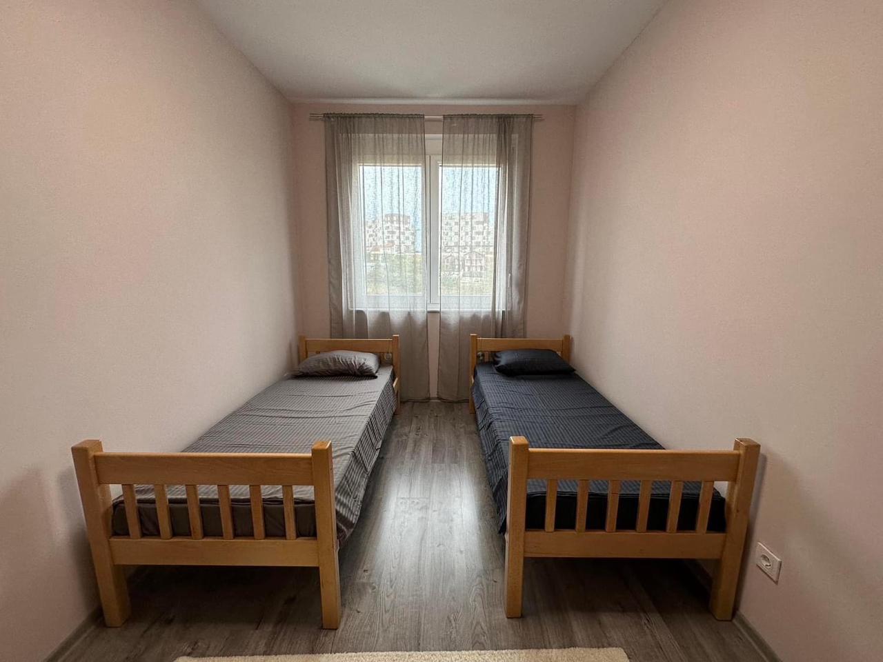 Apartamento en alquiler en lagjen Prishtina e Re - 131 m² (2)