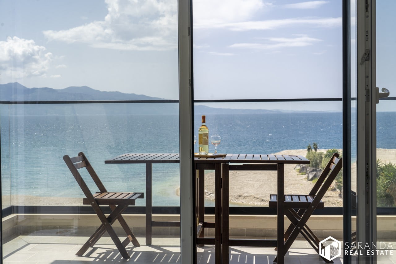 Apartment for rent in Saranda with panoramic sea views
