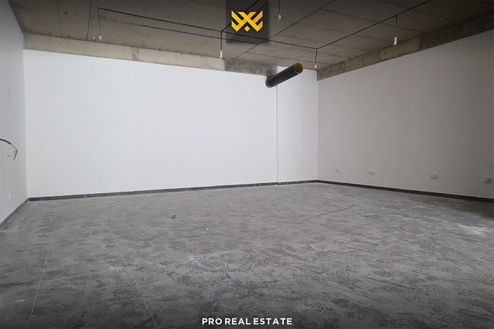 Local commercial 240m² à louer à Prishtina e Re. (4)
