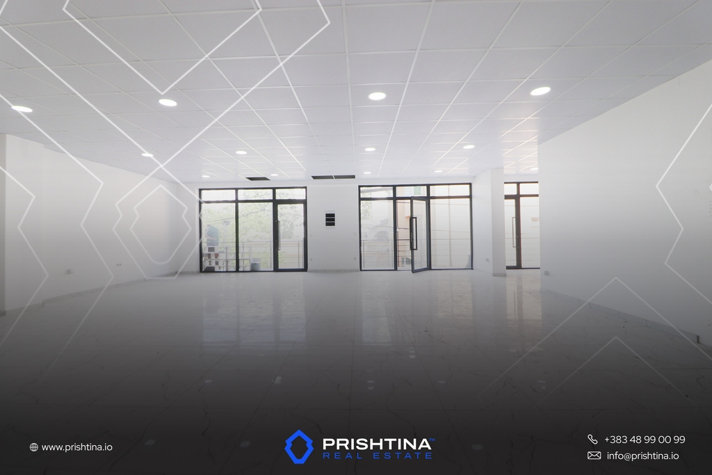 Espaço comercial à venda 215m² em Fushë Kosovë