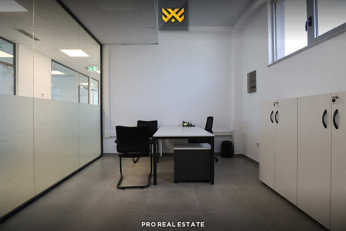 Escritório de 522m² para alugar em Veternik.