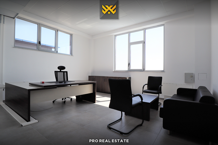 Escritório de 522m² para alugar em Veternik.