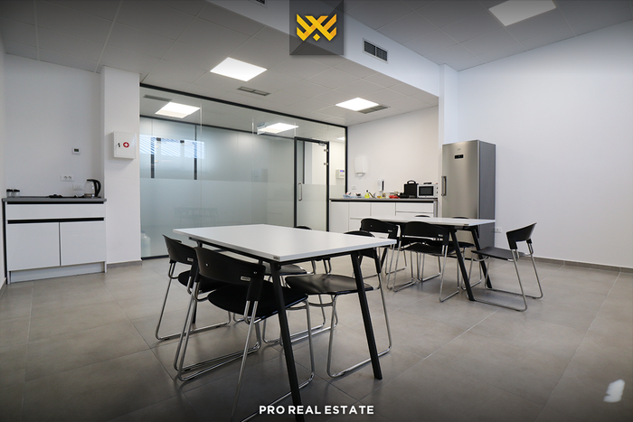 Escritório de 522m² para alugar em Veternik.