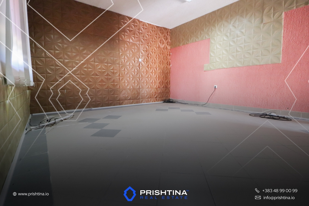 Espaço comercial para alugar 32,8m² em Lakrishte (3)
