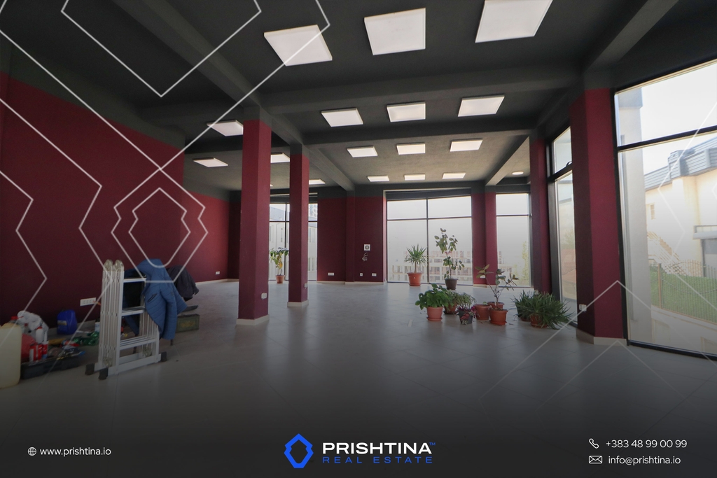Espaço comercial para alugar 130m² em Veternik
