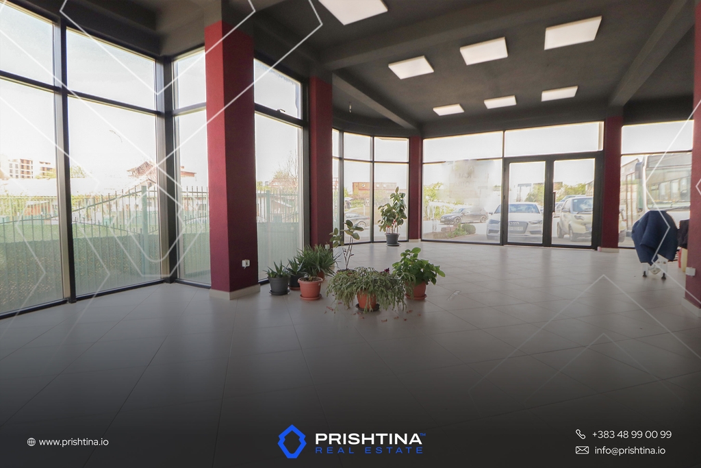 Espaço comercial para alugar 130m² em Veternik (3)