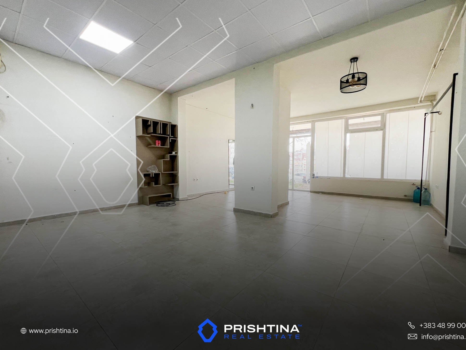 Espaço comercial para alugar em Bregu i Diellit 75m² (2)