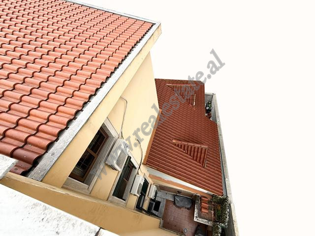 Vila de quatro andares à venda na rua riza cerova em Tirana