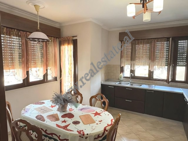 Zwei-zimmer-wohnung zum verkauf in der pjeter budi straße in Tirana, albanien (2)