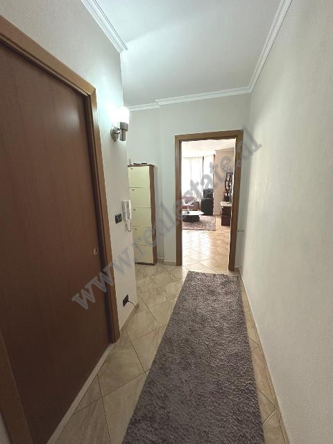 Zwei-zimmer-wohnung zum verkauf in der pjeter budi straße in Tirana, albanien (3)