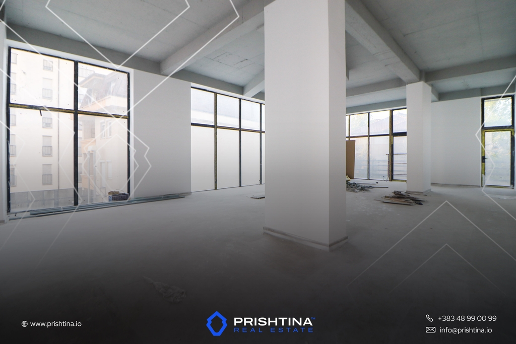 Locale commerciale in vendita 116,72m² su rruga c (4)
