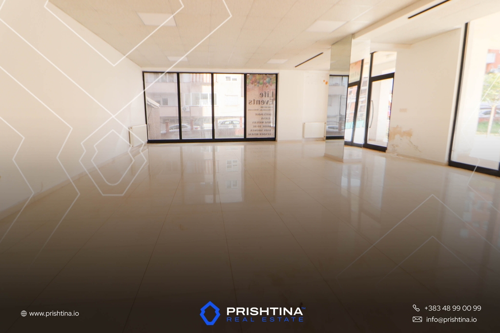Locale commerciale in vendita 116,72m² su rruga c (5)
