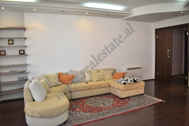 Appartement de deux chambres à louer près du kristal center à Tirana, albanie