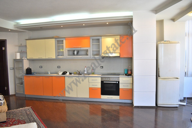 Appartement de deux chambres à louer près du kristal center à Tirana, albanie (3)