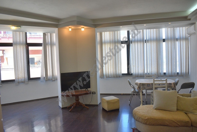 Appartement de deux chambres à louer près du kristal center à Tirana, albanie (4)