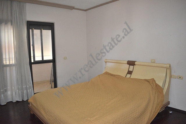 Appartement de deux chambres à louer près du kristal center à Tirana, albanie (6)