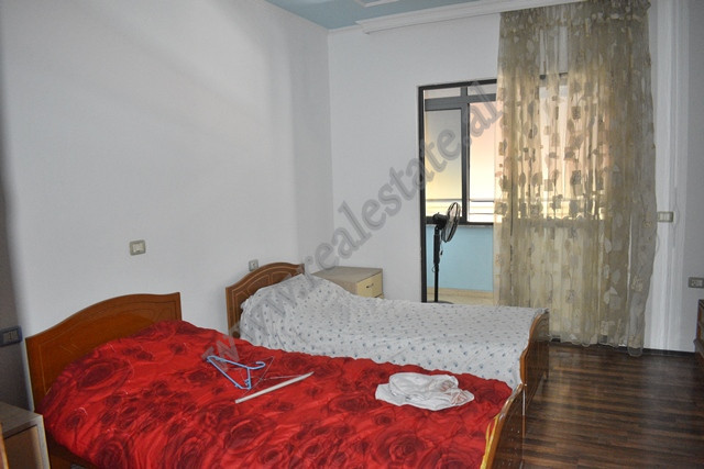 Appartement de deux chambres à louer près du kristal center à Tirana, albanie (8)