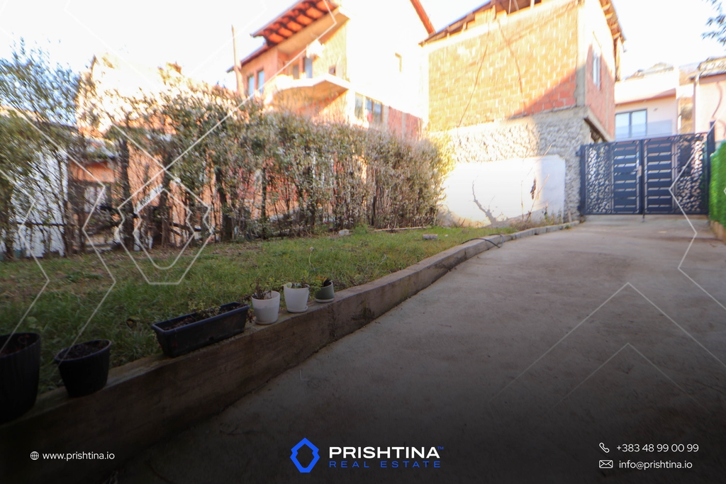 Espacio comercial en venta 30m² en kolovice (2)
