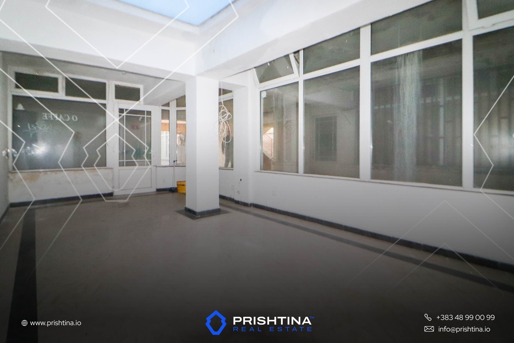 Espacio comercial en venta 30m² en kolovice (6)