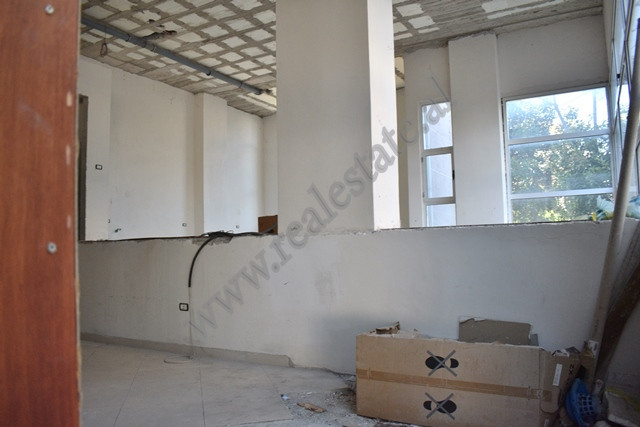 Store for sale near american 2 hospital in Tirana, albania (5)