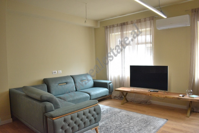 Moderne zweizimmerwohnung zur miete in der durresi-straße in Tirana, albanien