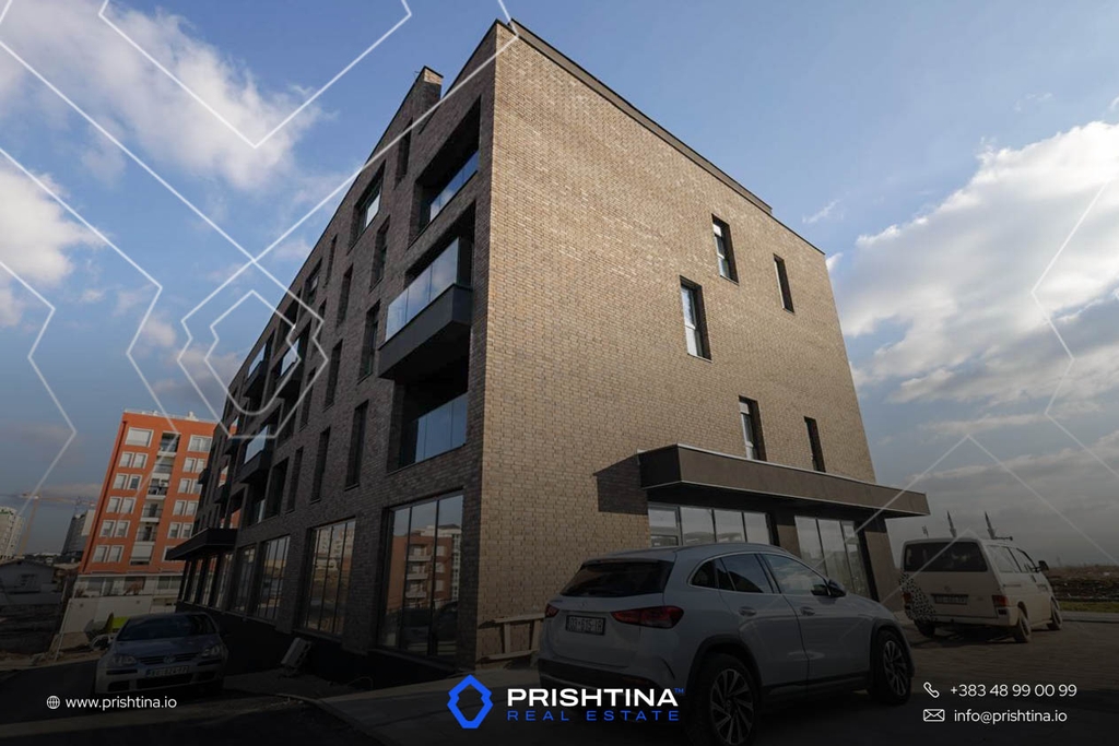 Espacio comercial en venta 158m² en Veternik