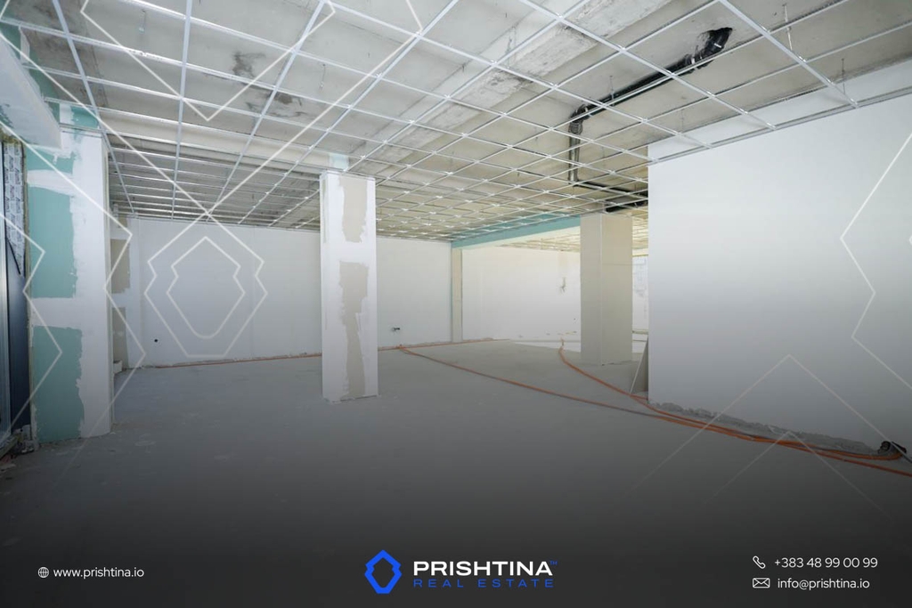 Espacio comercial en venta 158m² en Veternik (4)