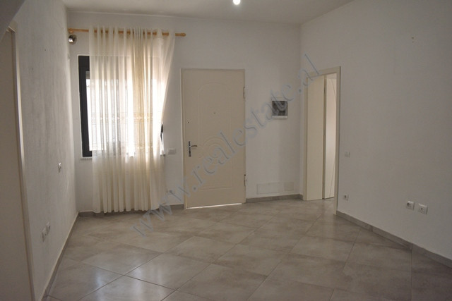 Drei-zimmer-wohnung zur miete in der nähe der unaza e madhe in Tirana, albanien
