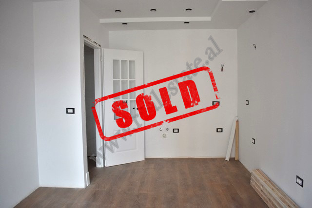 Appartement une chambre à vendre près de l'hôtel mondial à Tirana, albanie