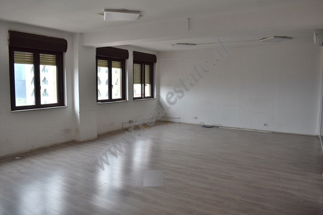 Zonë zyre për qira pranë kalasë së tiranës, shqipëri (4)