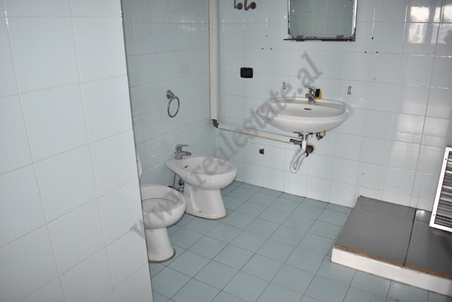 Zonë zyre për qira pranë kalasë së tiranës, shqipëri (6)
