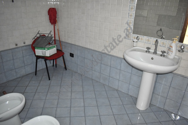 Zonë zyre për qira pranë kalasë së tiranës, shqipëri (7)
